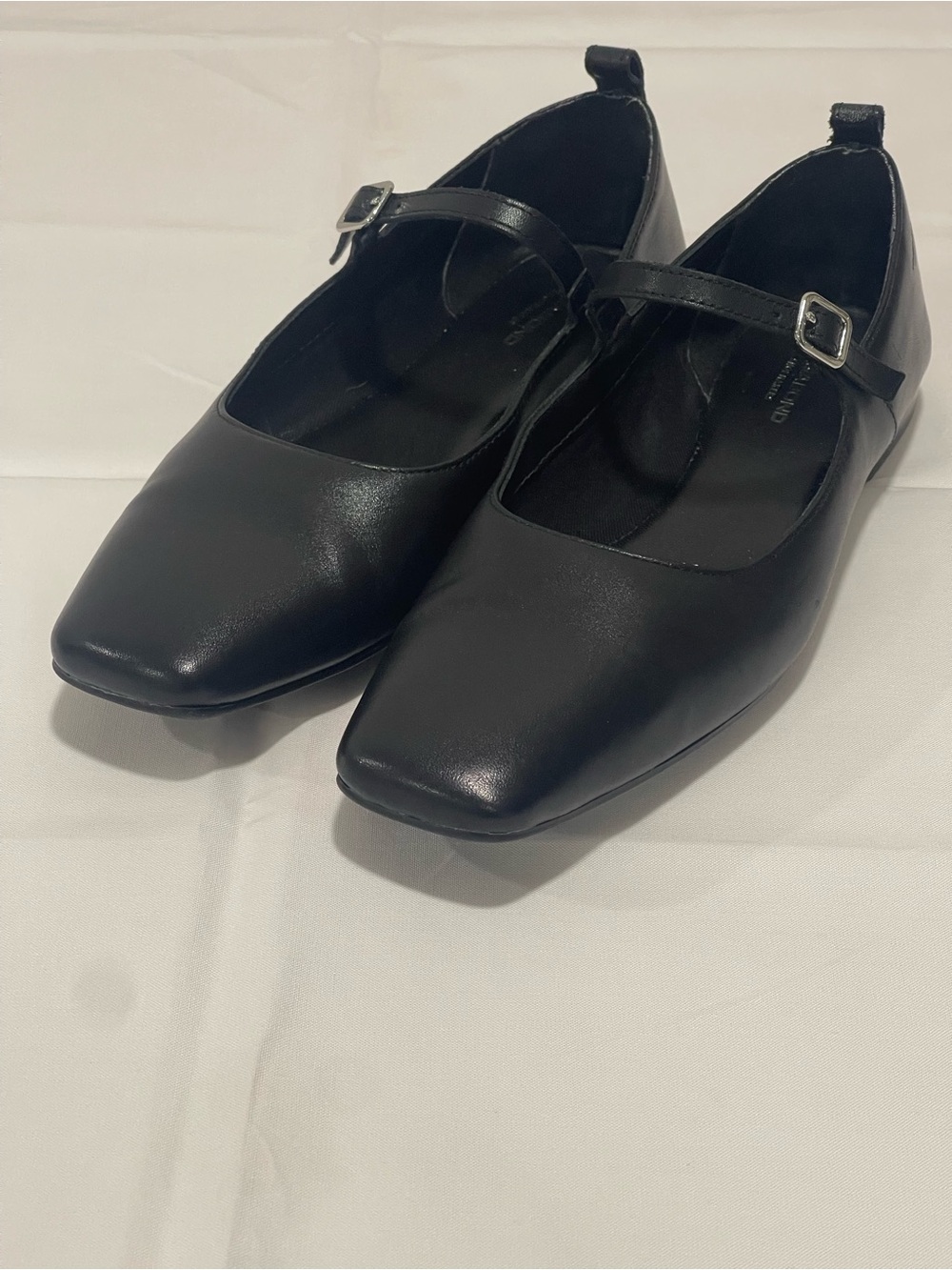 Urban OutfittersVagabond Black Mary Jane/ Ballet Flats with Buckle Strap size 7